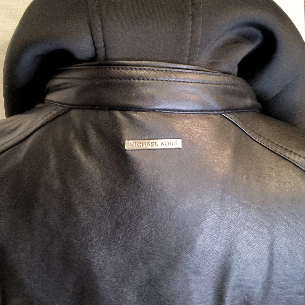 Unisex Michael Kors black soft faux leather 2fer bomber hoodie jacket L - Picture 4 of 5